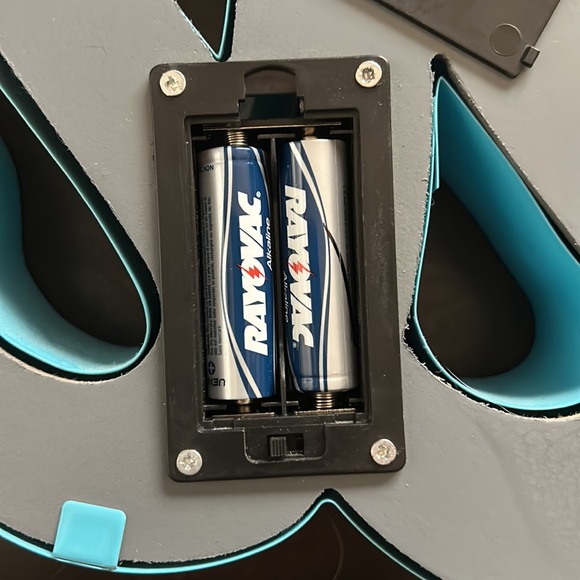 Hello sign - light up- works great! - Picture 5 of 6